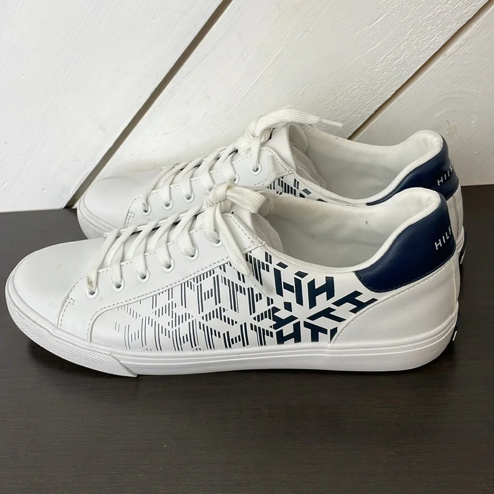 Tommy Hilfiger Women's 11 Loura3 Sneaker, White/Twilight Indigo